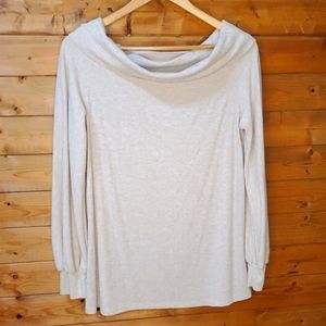❤️3/$30.00 Entro Cozy Cream Long Sleeve Top cow's neck Size M